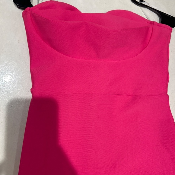 Luxe Hot pink strapless dress - Picture 2 of 4